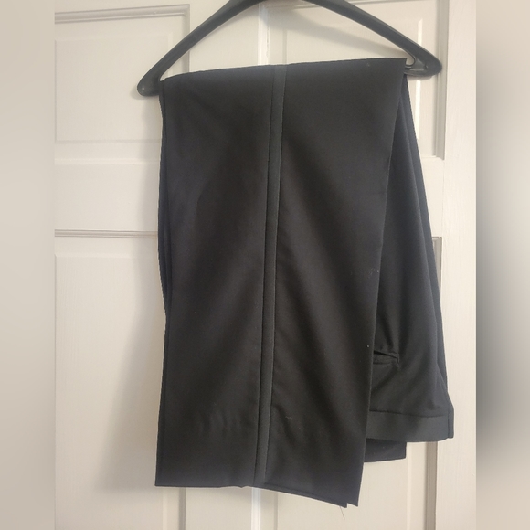 Tuxedo Suit Black - Picture 3 of 4